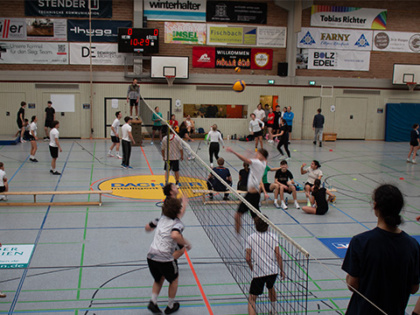 Strohäckers-Strikers gewinnen beim Volleyballturnier